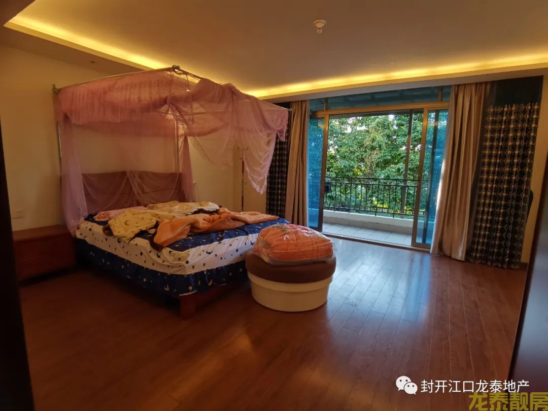 碧桂园靓别墅一栋 前后120平花园