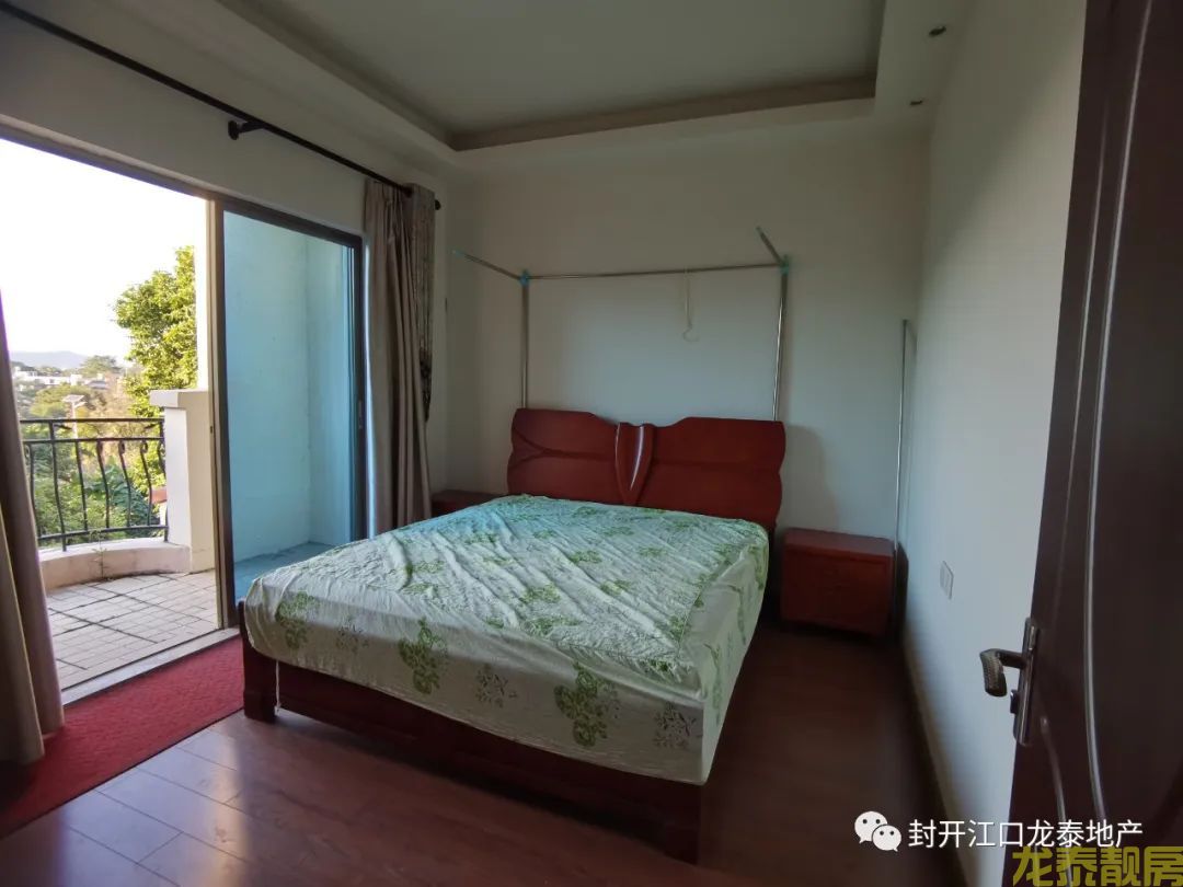 碧桂园靓别墅一栋 前后120平花园