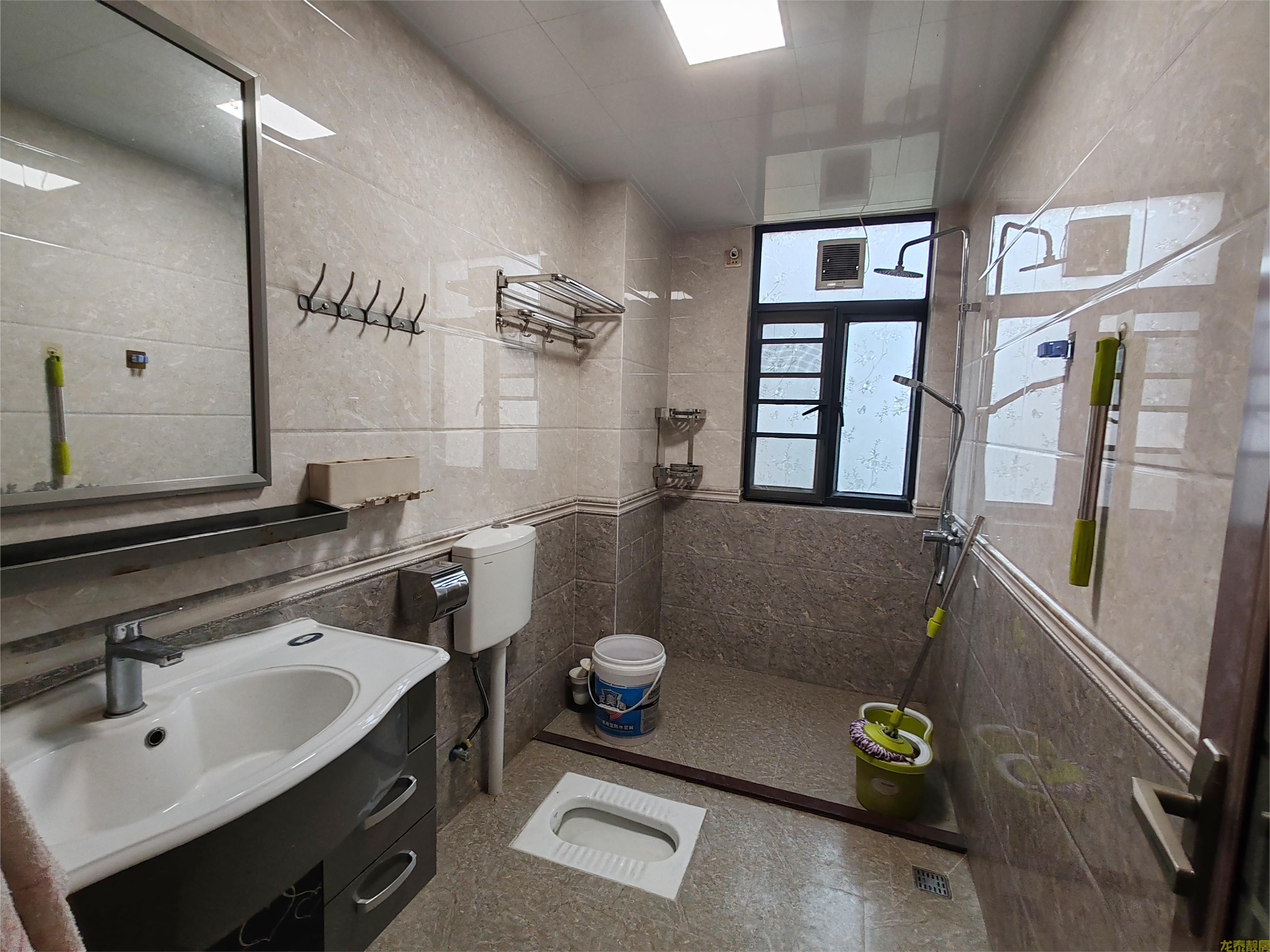 康盛名门精装四房