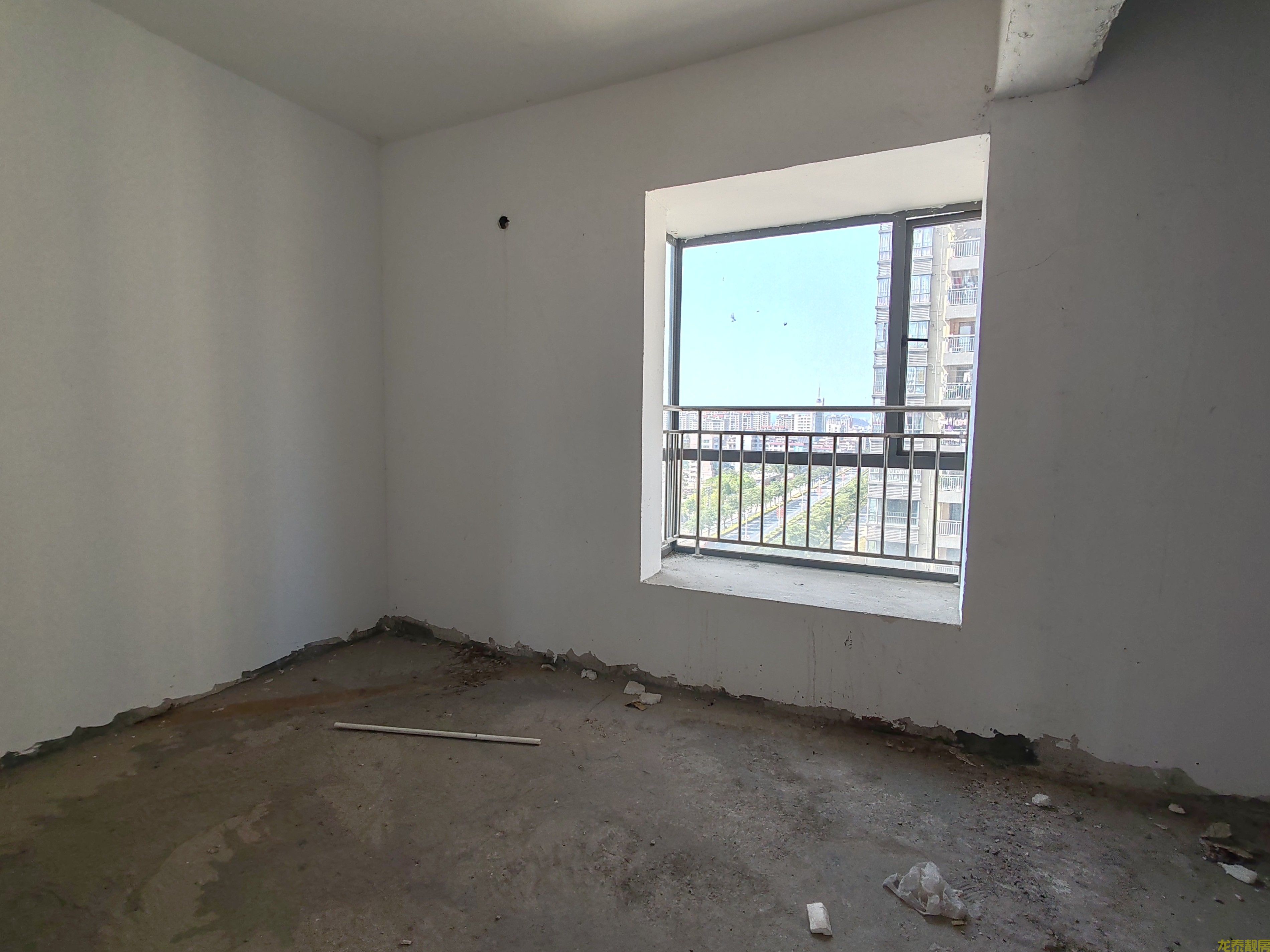 香槟壹号电梯复式小高层