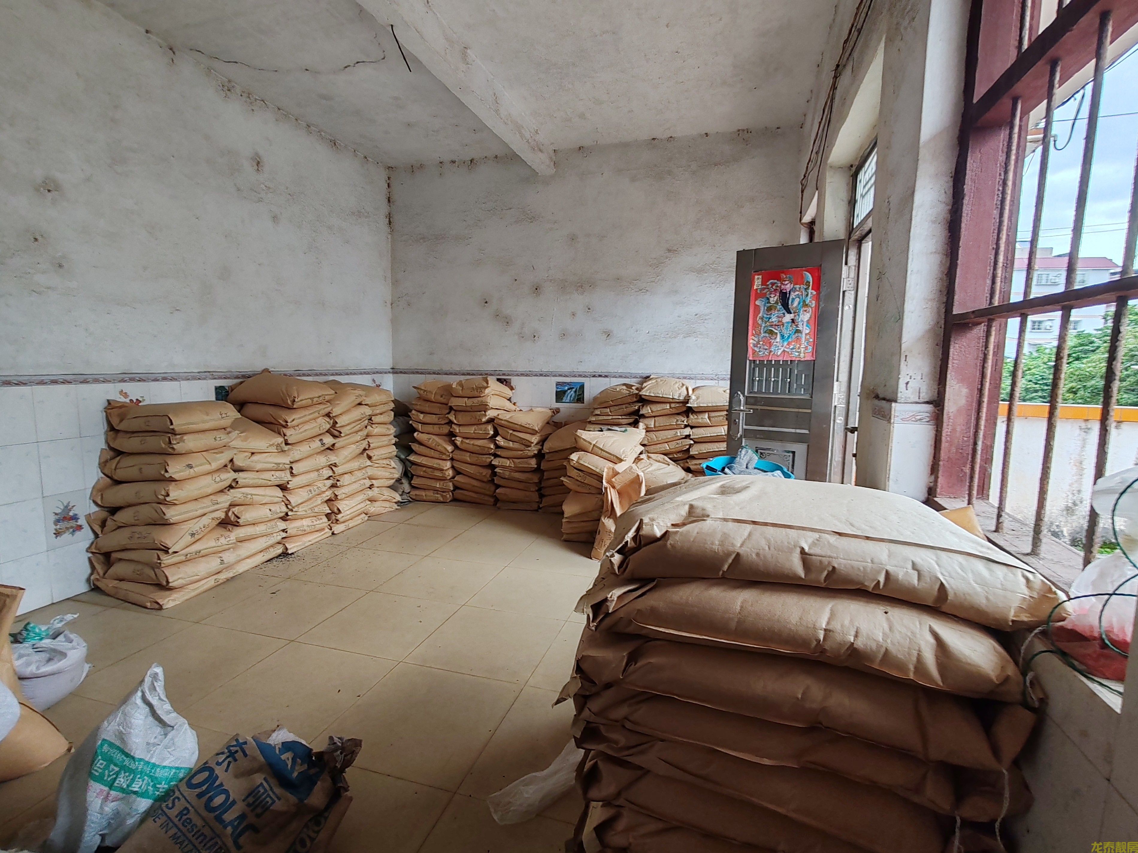 老城区三层半自建房整栋出售