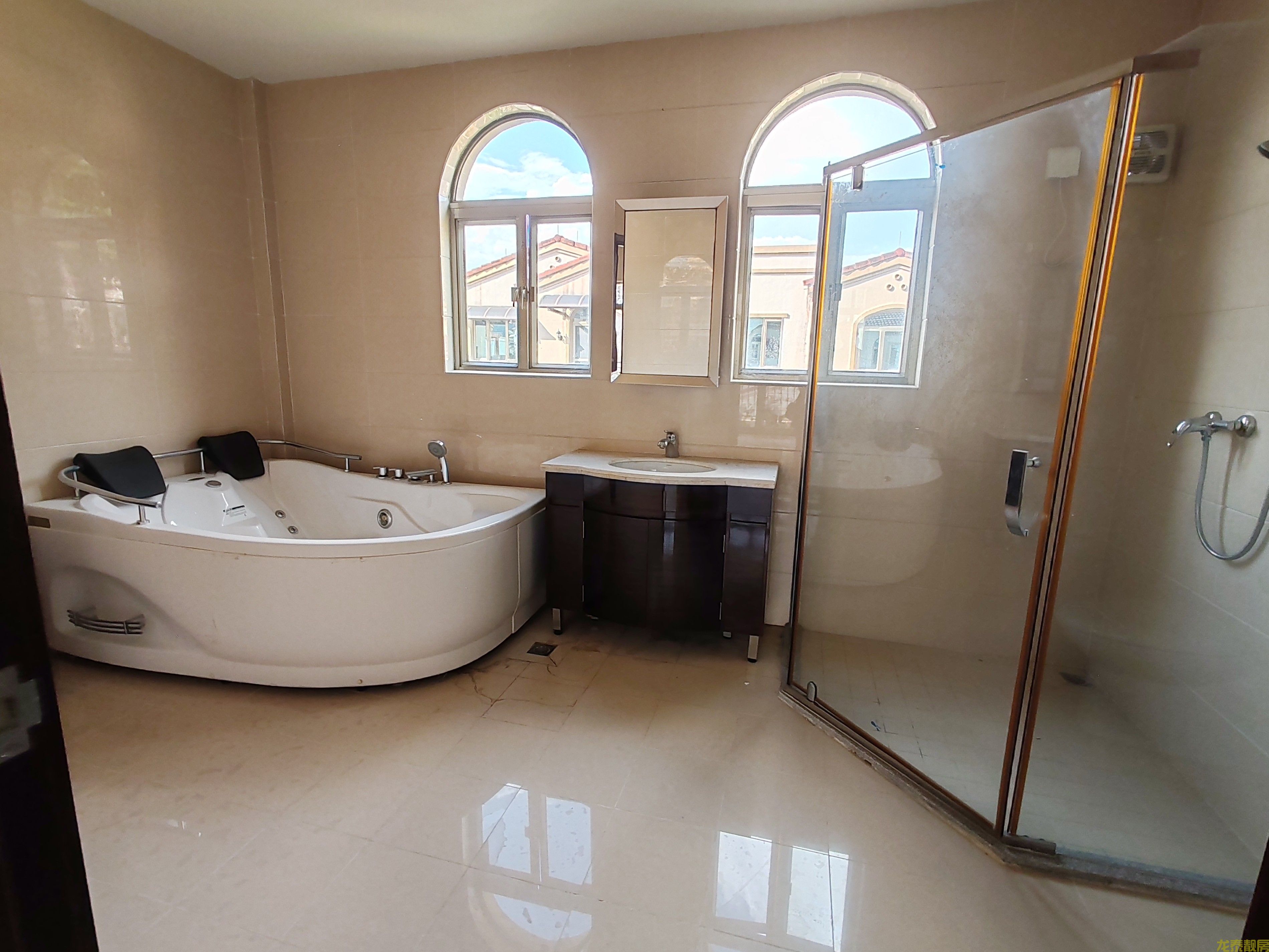 碧桂园别墅200多平精装未入住过