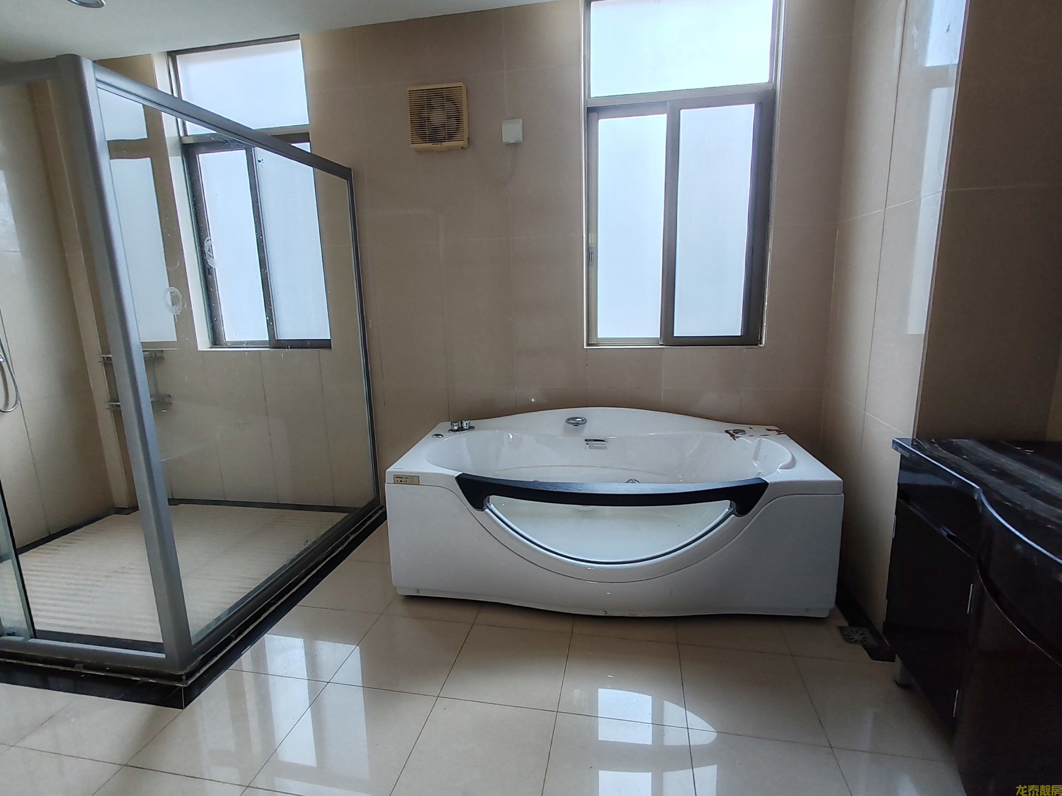 碧桂园五房送三面花园大别墅