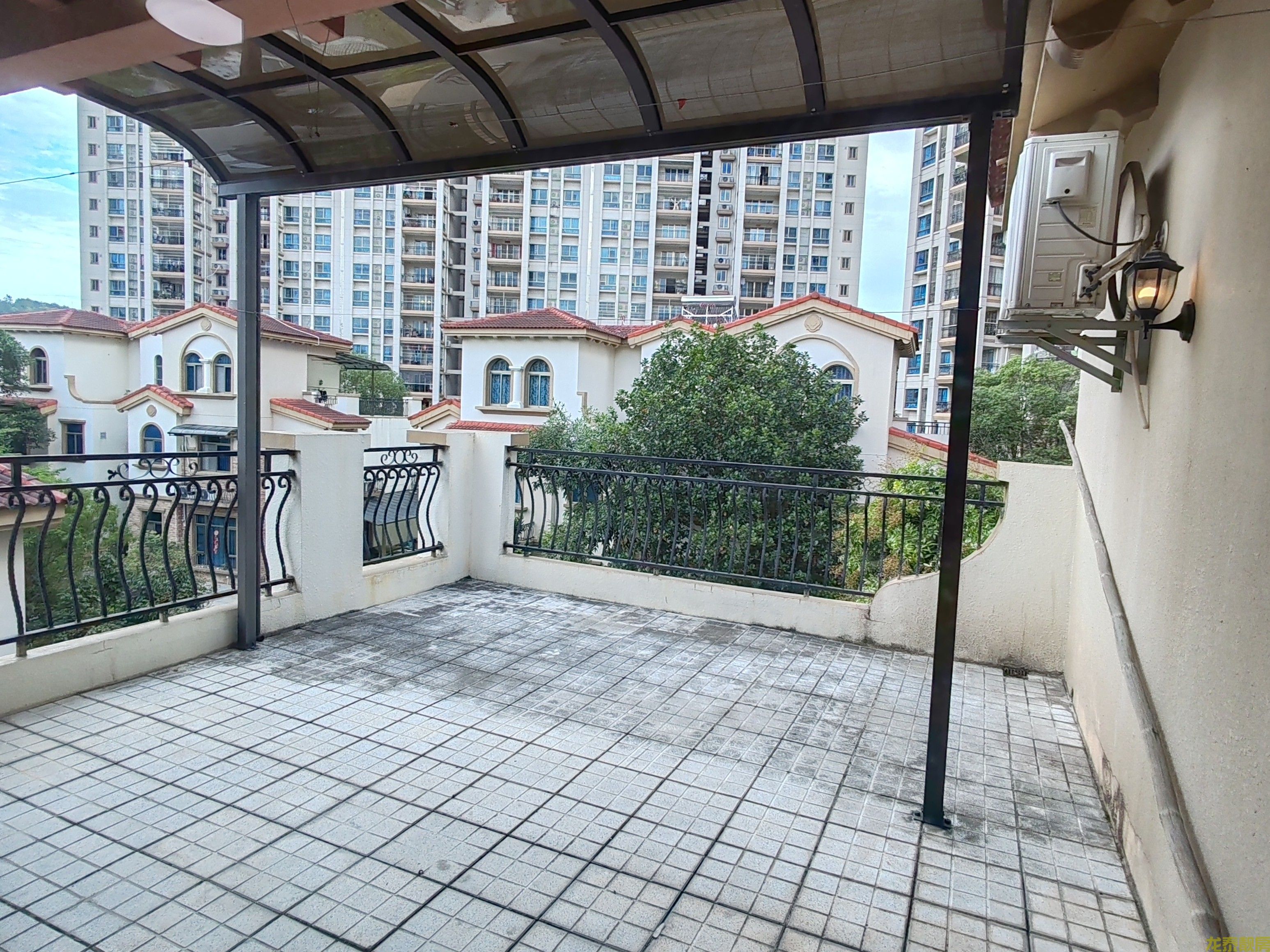 碧桂园五房送三面花园大别墅