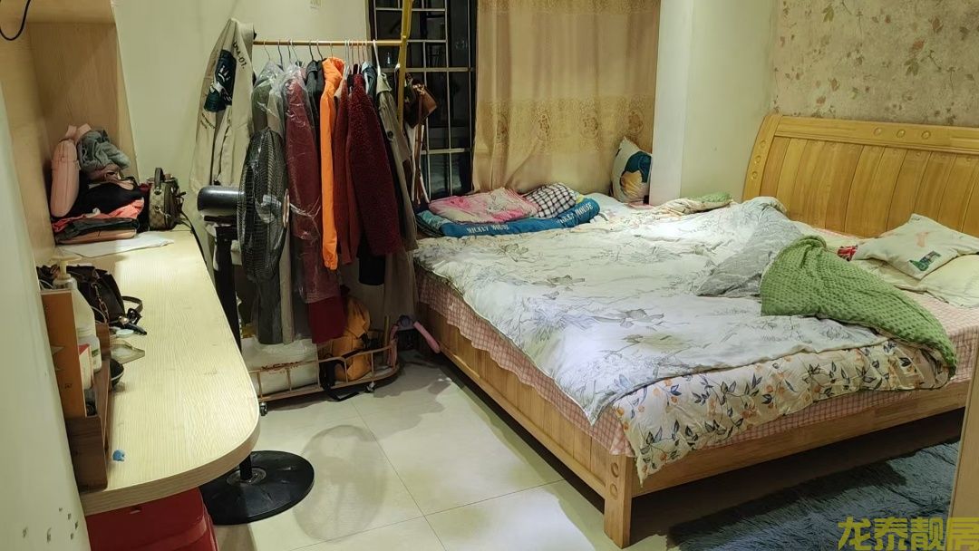 香槟壹号电梯南北对流精装三房送家私家电