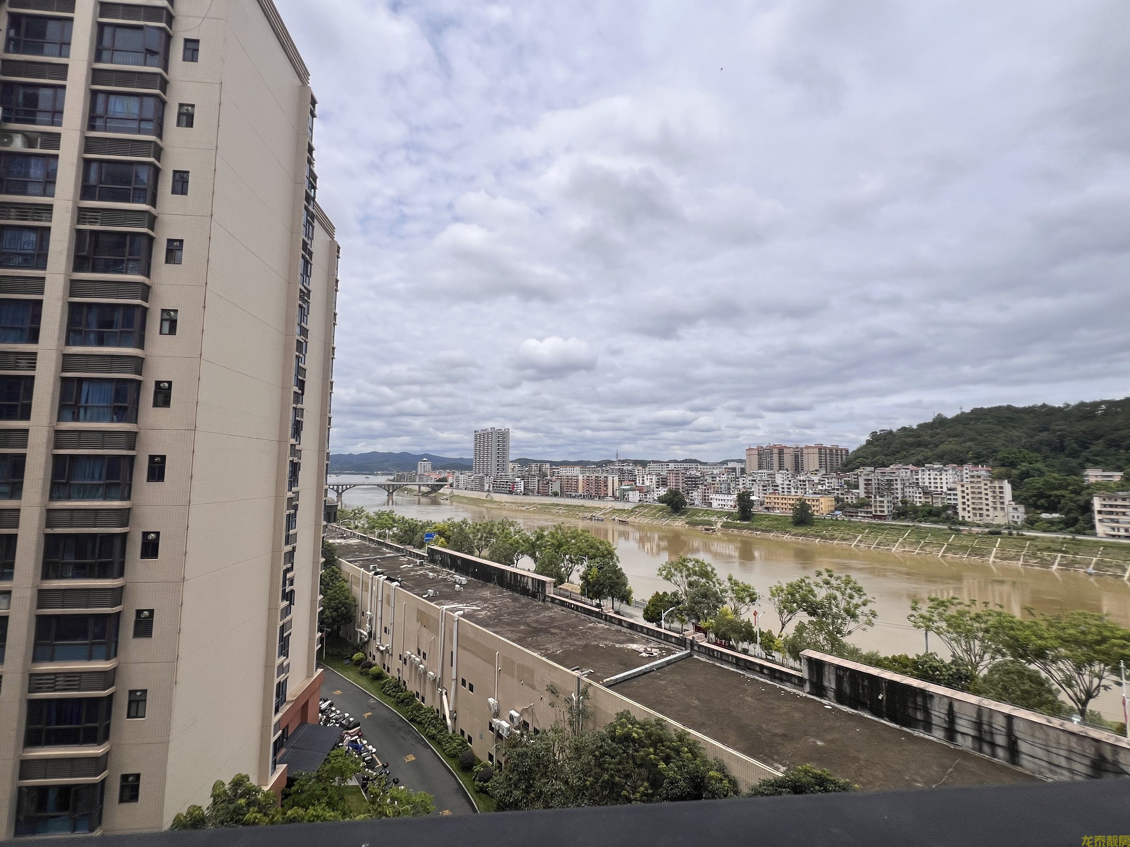捡漏好房！佰隆山河一线江景单位